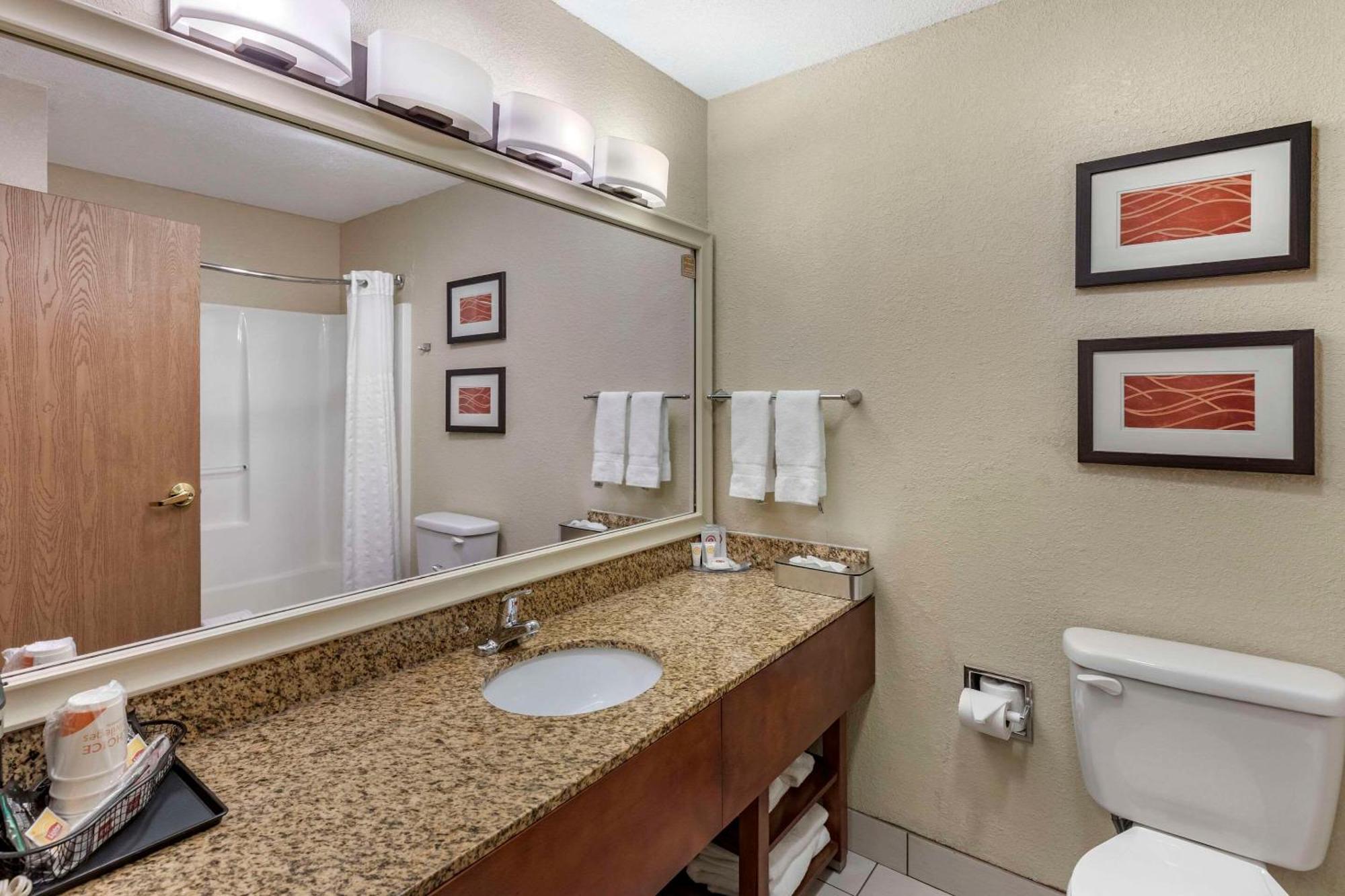 Comfort Inn Denver West Arvada Station Wheat Ridge Bagian luar foto